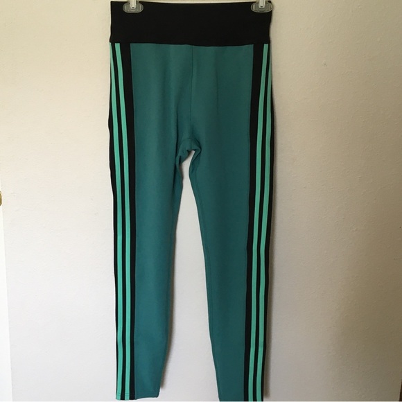 POP Fit Leggings With Pockets! - Picture 8 of 11